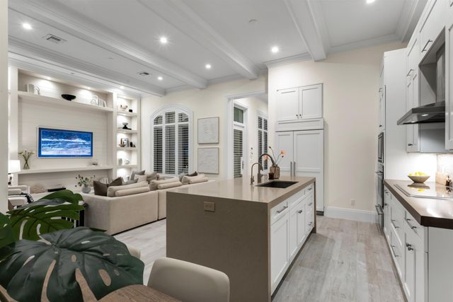 9 Adams Road, Ocean Ridge, FL 33435