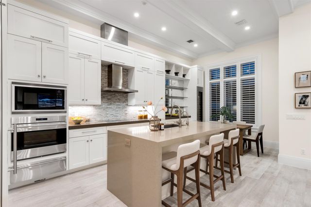 9 Adams Road, Ocean Ridge, FL 33435