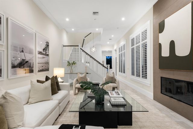 9 Adams Road, Ocean Ridge, FL 33435