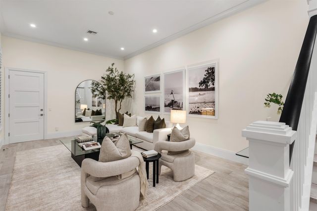 9 Adams Road, Ocean Ridge, FL 33435