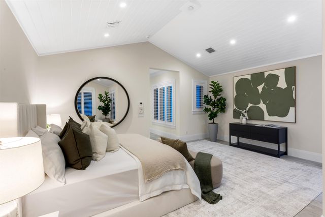 9 Adams Road, Ocean Ridge, FL 33435