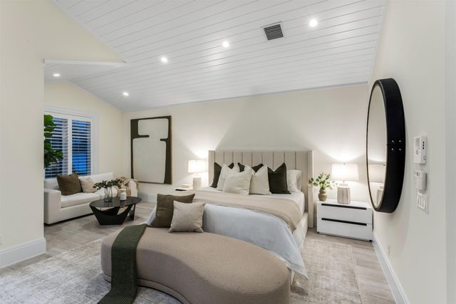 9 Adams Road, Ocean Ridge, FL 33435