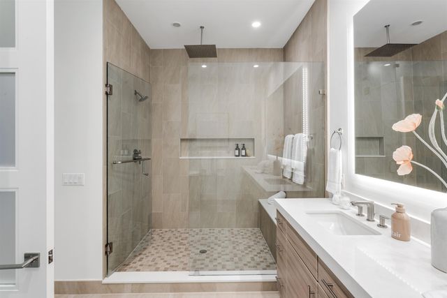 9 Adams Road, Ocean Ridge, FL 33435