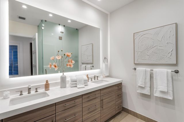 9 Adams Road, Ocean Ridge, FL 33435