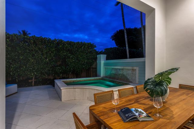 9 Adams Road, Ocean Ridge, FL 33435