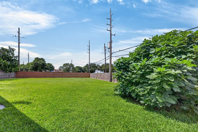 19939 Edensborough, Houston, TX 77449