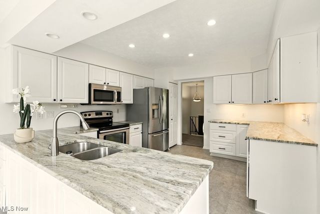 5540 River Road, Madison, OH 44057