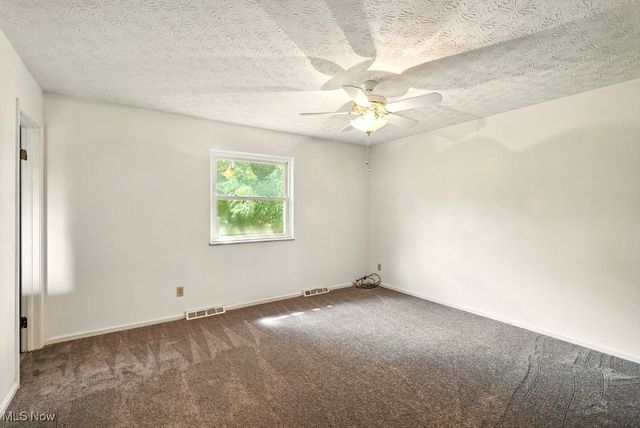 5540 River Road, Madison, OH 44057