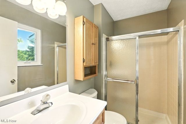 5540 River Road, Madison, OH 44057