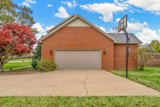 1191 Emmerson Cr, Hopkinsville, KY 42240