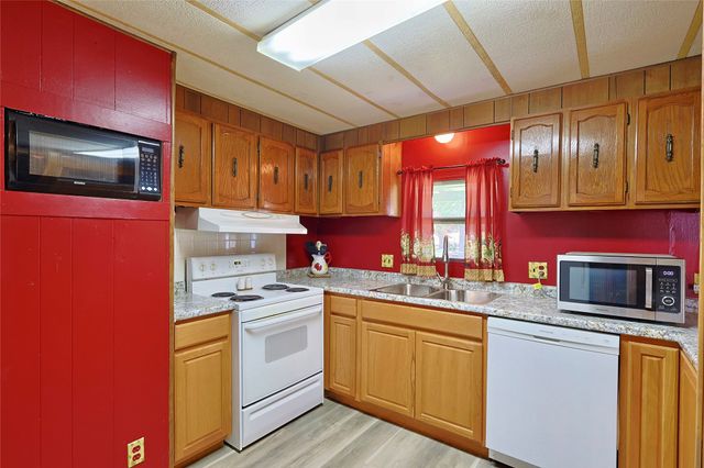 291 Hamilton Road, Eufaula, OK 74432