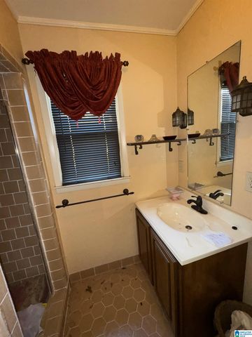 1299 HUEYTOWN ROAD, Hueytown, AL 35023