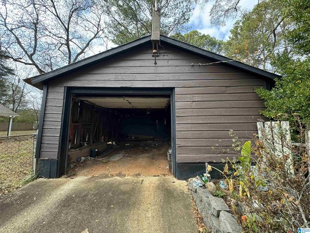 1299 HUEYTOWN ROAD, Hueytown, AL 35023