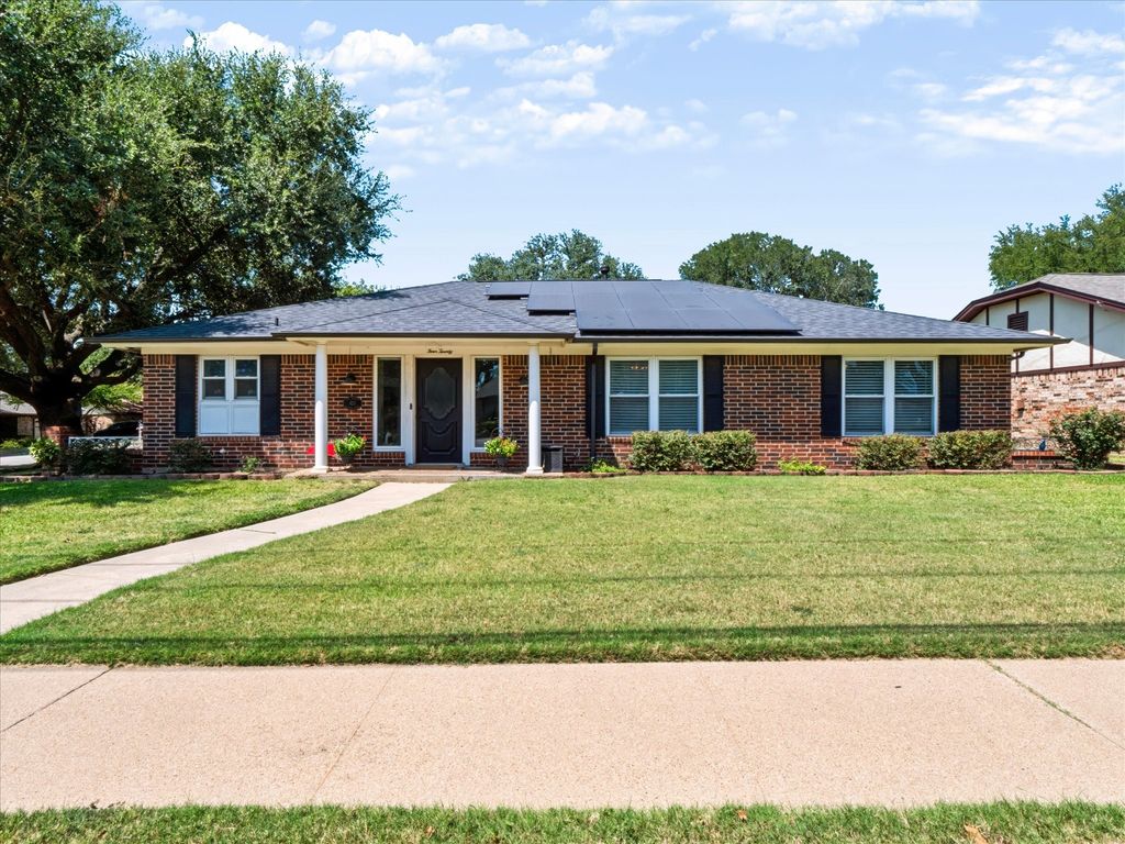 420 Cannon Drive, Hurst, TX 76054 — photo 2