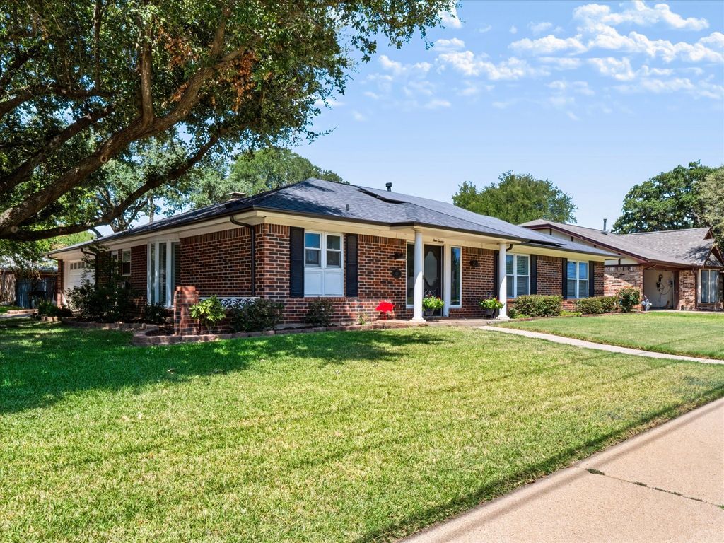 420 Cannon Drive, Hurst, TX 76054 — photo 3