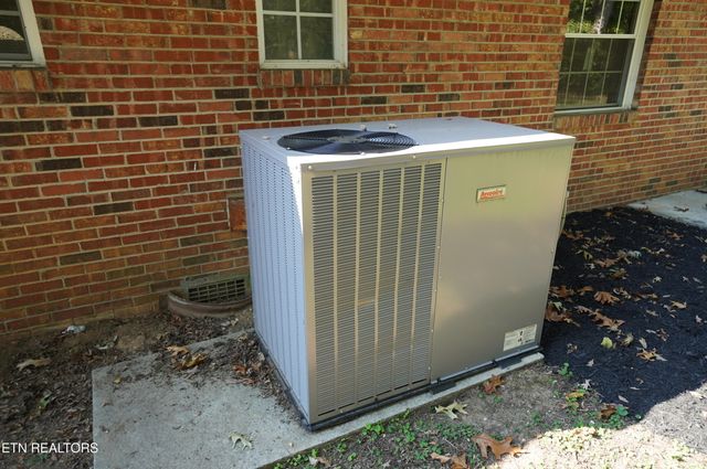 564 Whippoorwill Drive, Talbott, TN 37877