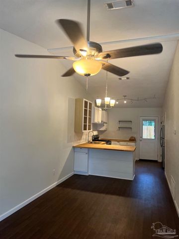 5940 Mona Ln B, Pensacola, FL 32504