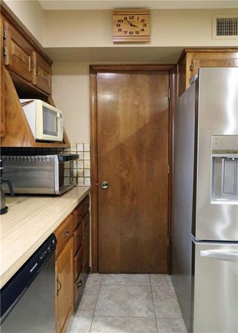 216 Johnston Parkway, Raymore, MO 64083