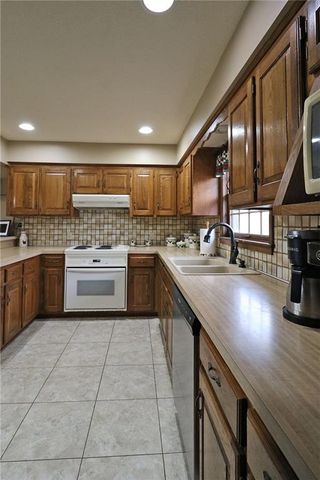 216 Johnston Parkway, Raymore, MO 64083