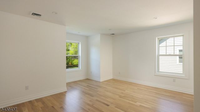 714 E Broad St, Westfield Town, NJ 07090