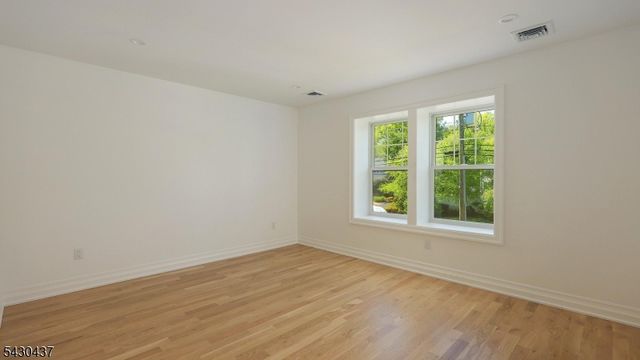 714 E Broad St, Westfield Town, NJ 07090