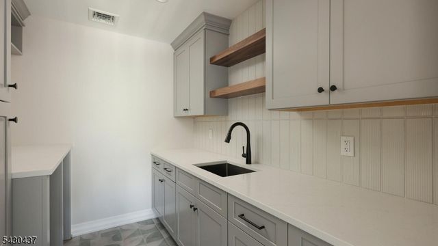 714 E Broad St, Westfield Town, NJ 07090