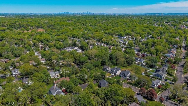 714 E Broad St, Westfield Town, NJ 07090