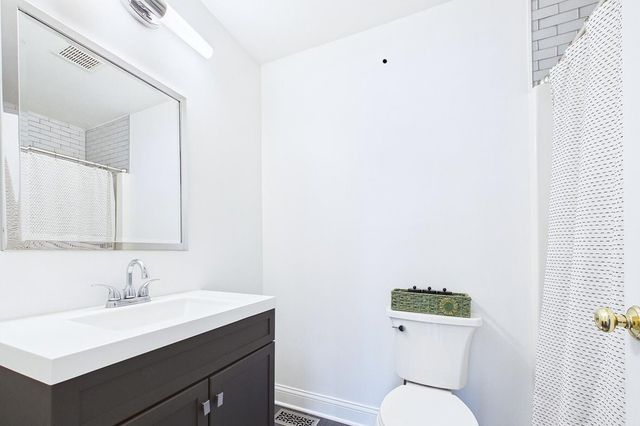 764 Cherry Creek Drive, Grayslake, IL 60030