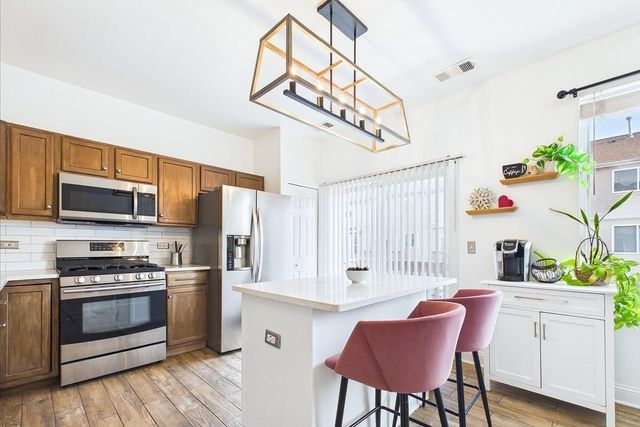 764 Cherry Creek Drive, Grayslake, IL 60030