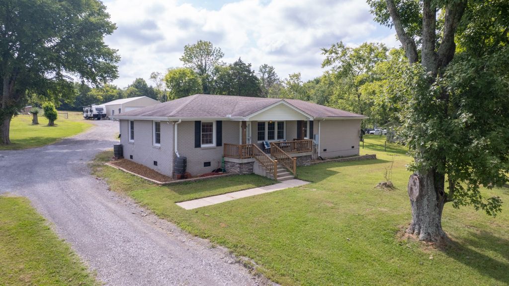 864 Greenwood Rd, Lebanon, TN 37090