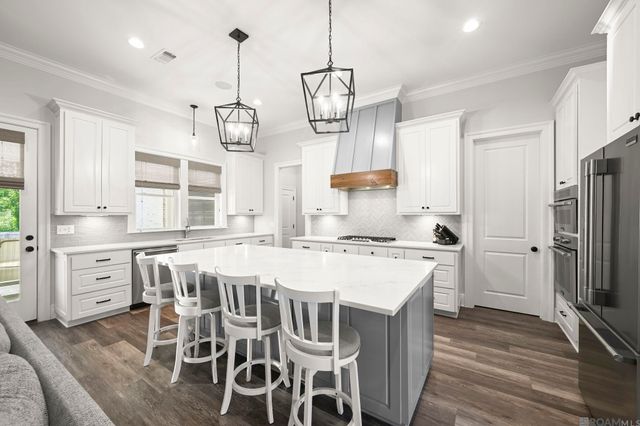 10290 Bayou Crossing, St Amant, LA 70774