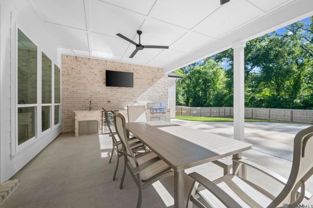 10290 Bayou Crossing, St Amant, LA 70774