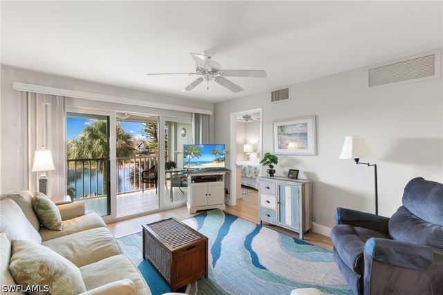 1024 Manatee RD C303, Naples, FL 34114