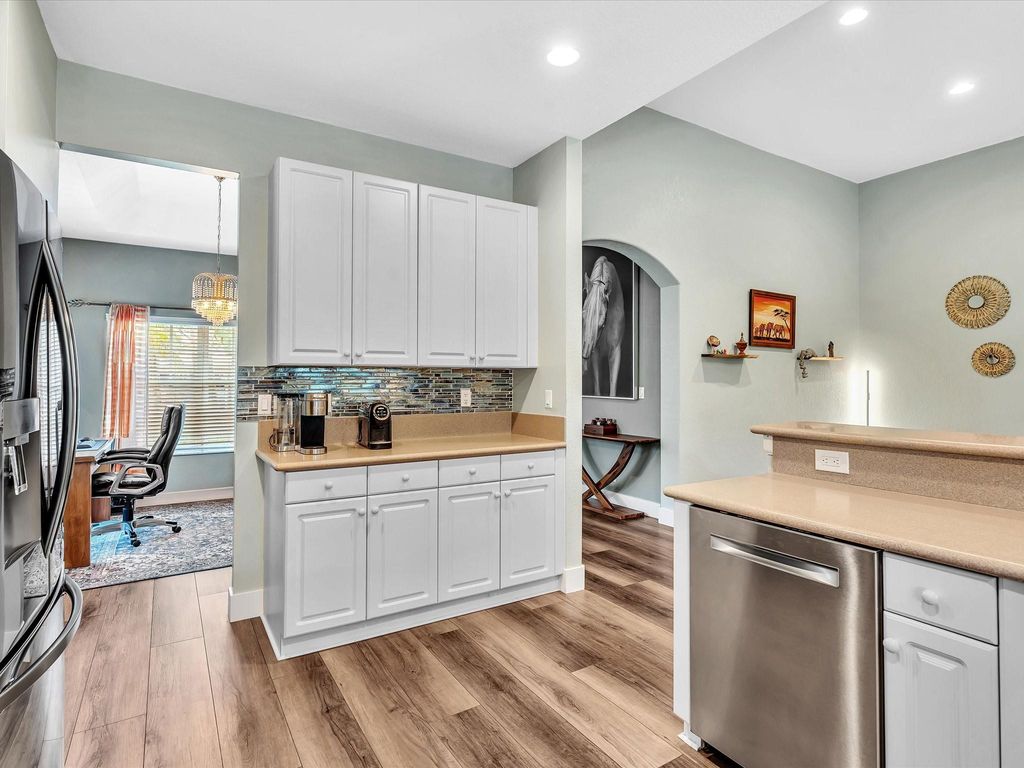 Image 19 of property listing at 10986 NW 62nd Court, Parkland, FL 33076