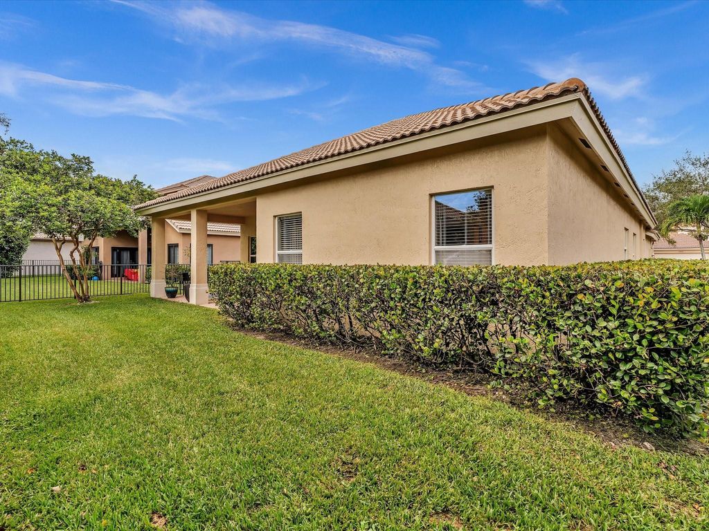 Image 25 of property listing at 10986 NW 62nd Court, Parkland, FL 33076