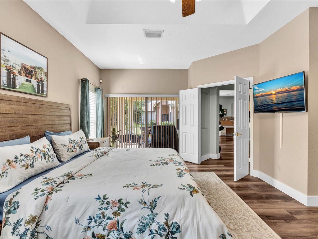 Image 29 of property listing at 10986 NW 62nd Court, Parkland, FL 33076