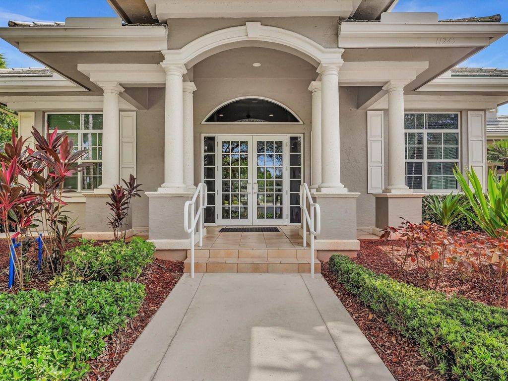 Image 39 of property listing at 10986 NW 62nd Court, Parkland, FL 33076