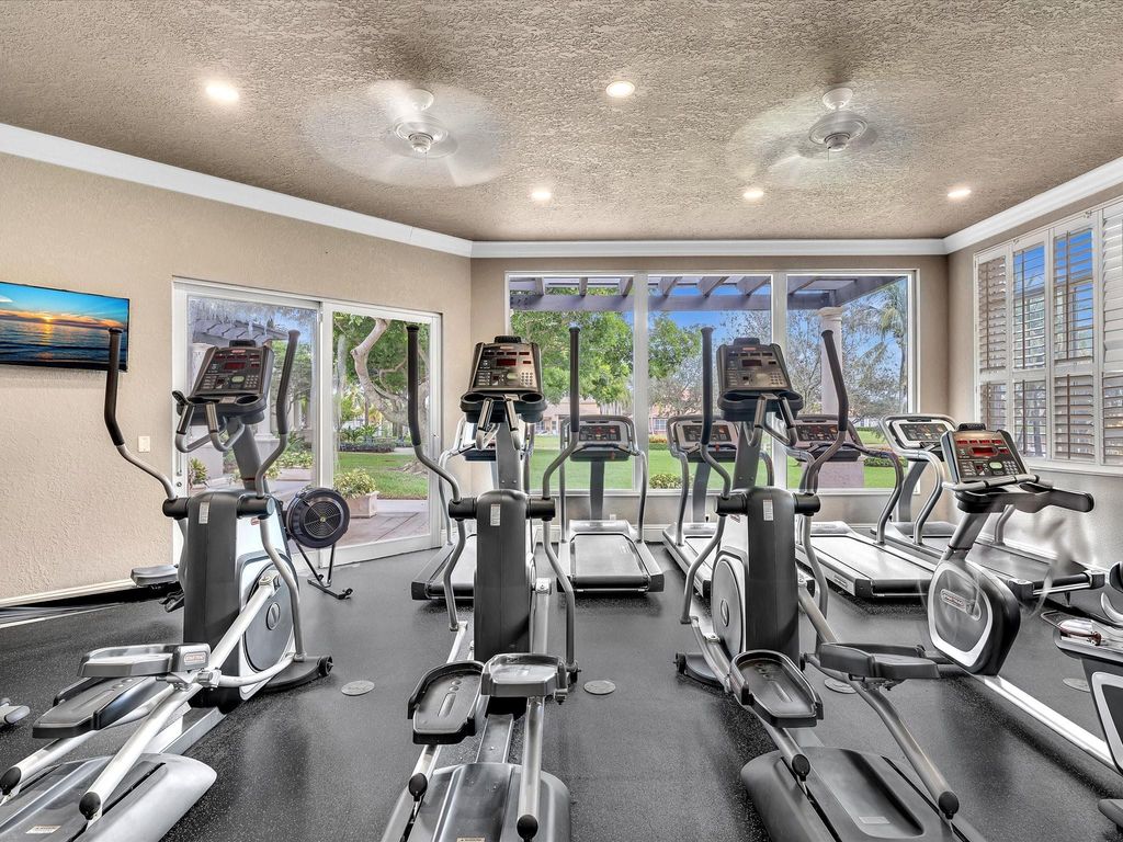 Image 40 of property listing at 10986 NW 62nd Court, Parkland, FL 33076