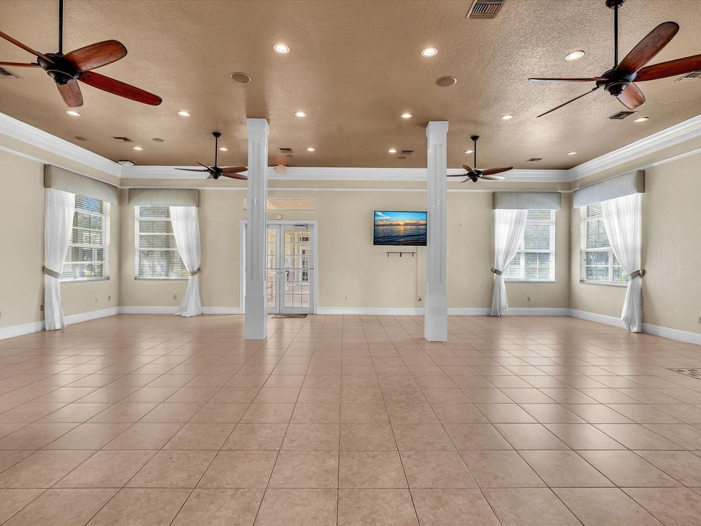 Image 46 of property listing at 10986 NW 62nd Court, Parkland, FL 33076