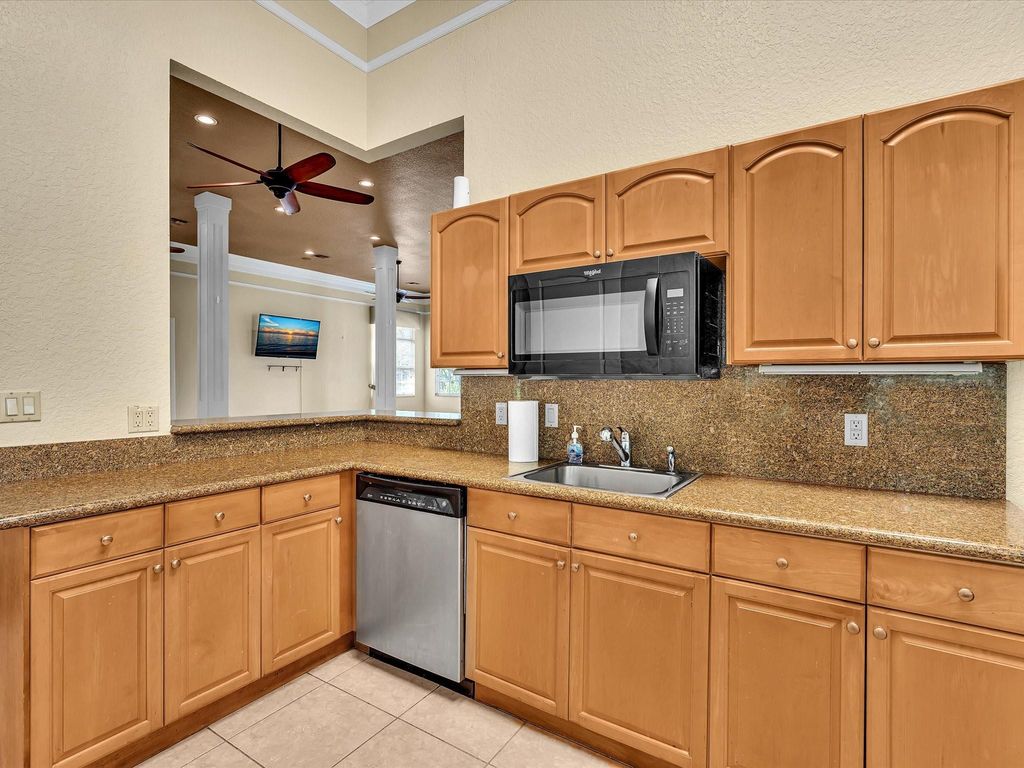 Image 48 of property listing at 10986 NW 62nd Court, Parkland, FL 33076