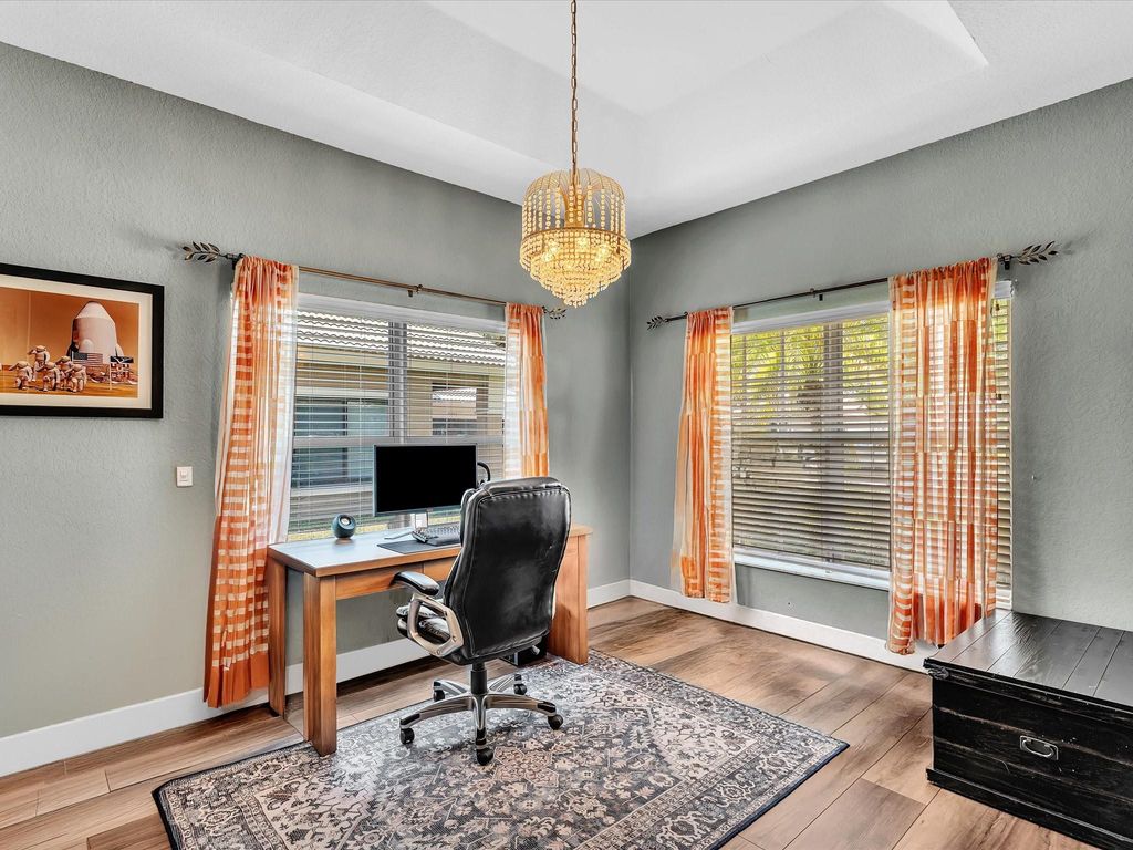 Image 5 of property listing at 10986 NW 62nd Court, Parkland, FL 33076