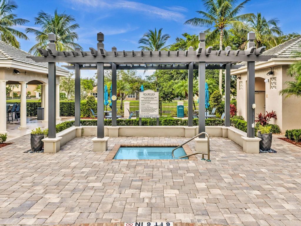 Image 53 of property listing at 10986 NW 62nd Court, Parkland, FL 33076