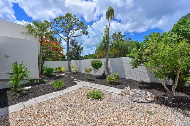 609 WOODLAWN DRIVE, Bradenton, FL 34210