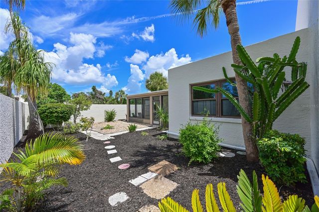 609 WOODLAWN DRIVE, Bradenton, FL 34210
