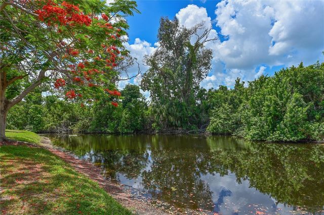 609 WOODLAWN DRIVE, Bradenton, FL 34210