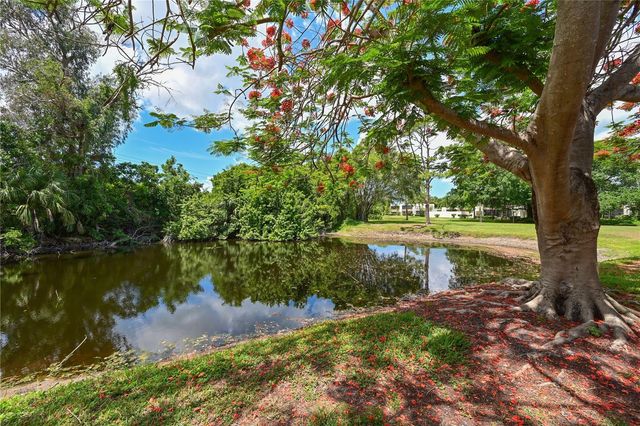 609 WOODLAWN DRIVE, Bradenton, FL 34210