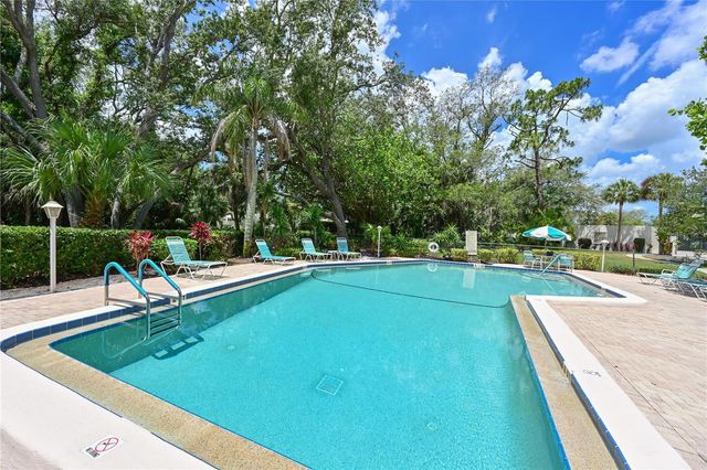 609 WOODLAWN DRIVE, Bradenton, FL 34210