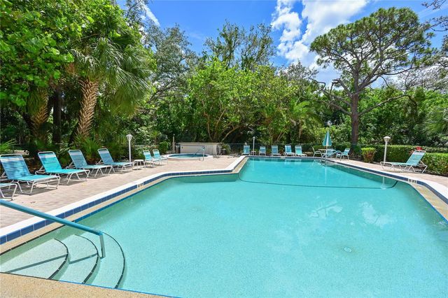 609 WOODLAWN DRIVE, Bradenton, FL 34210