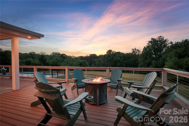 134 W Oakview Road, Asheville, NC 28806