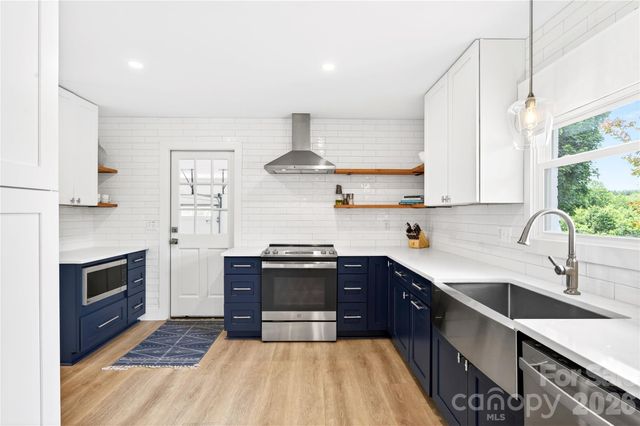 134 W Oakview Road, Asheville, NC 28806